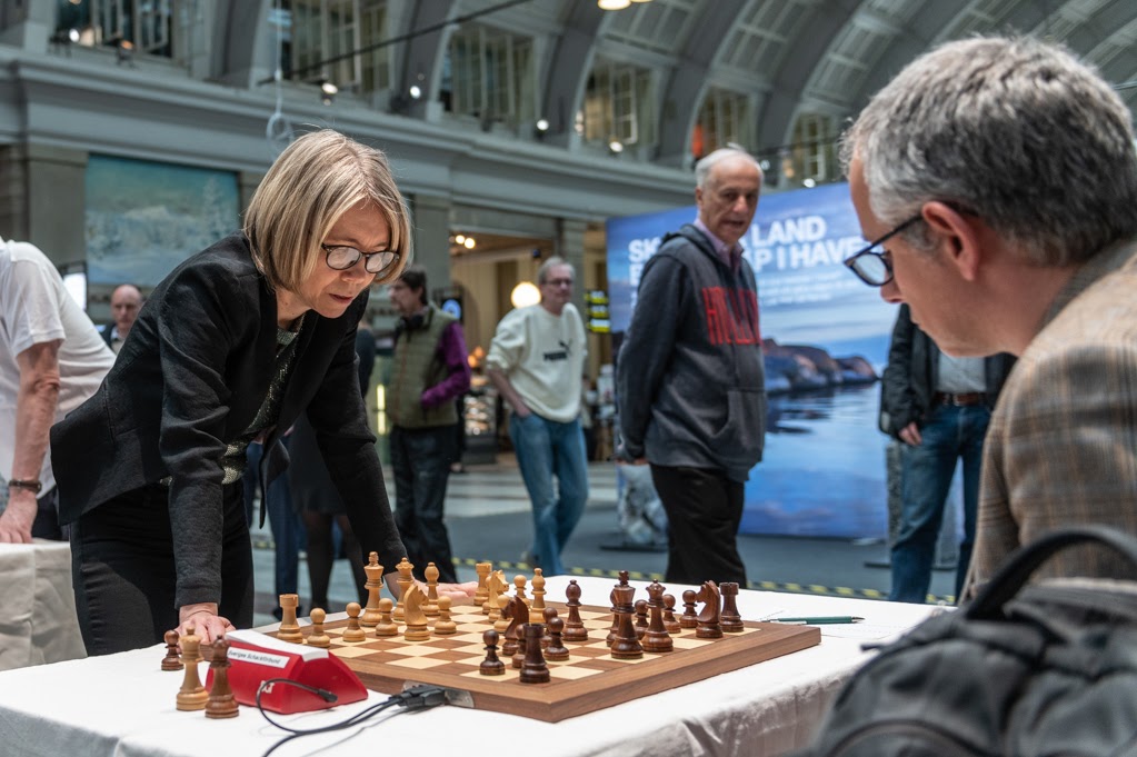 513_GM_Pia_Cramling_simultan-2